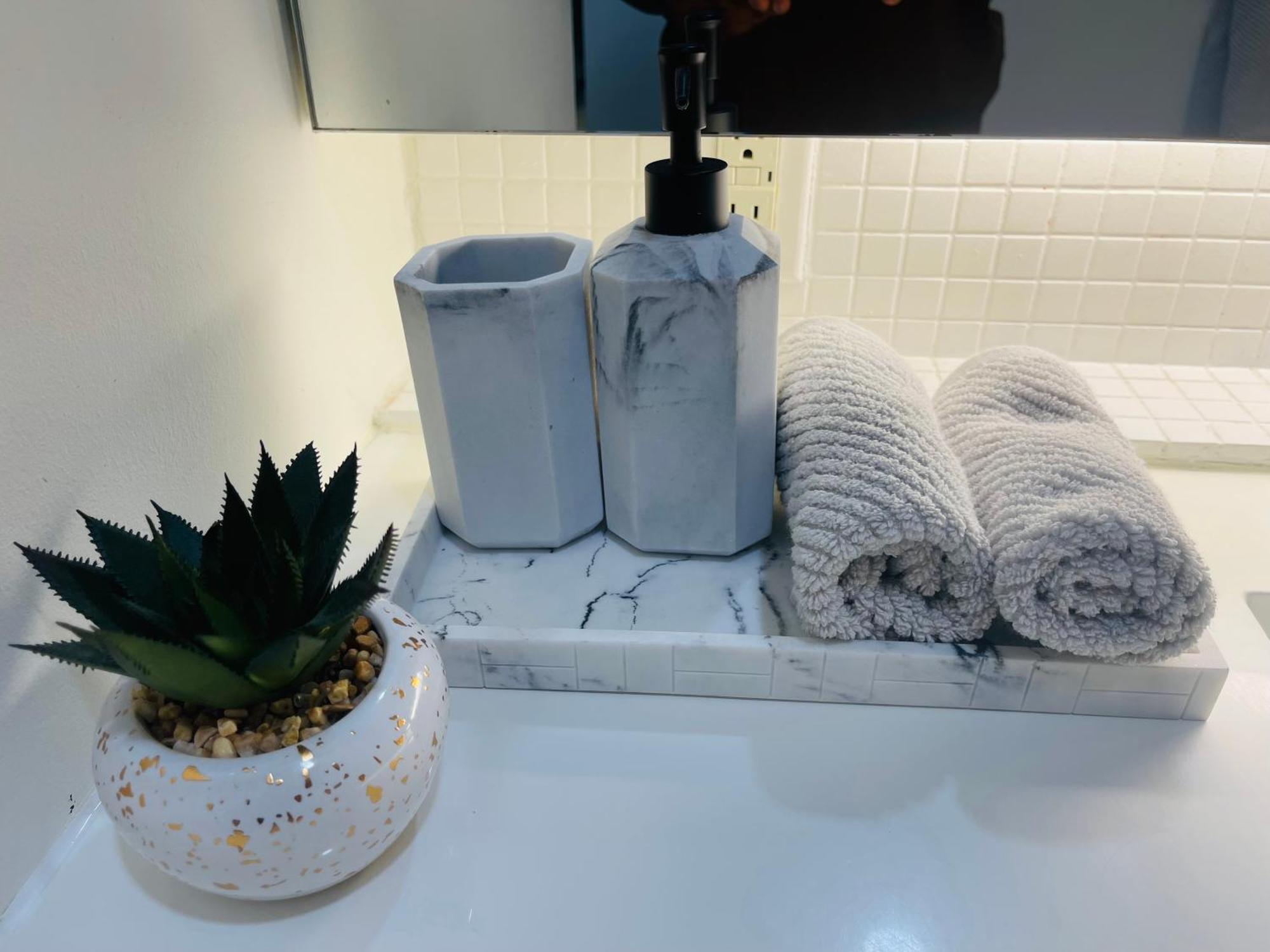 Beautiful Apartment Downtown, Mins To Rogers Arena, Stadium, Restaurants, Shops Vancouver Luaran gambar